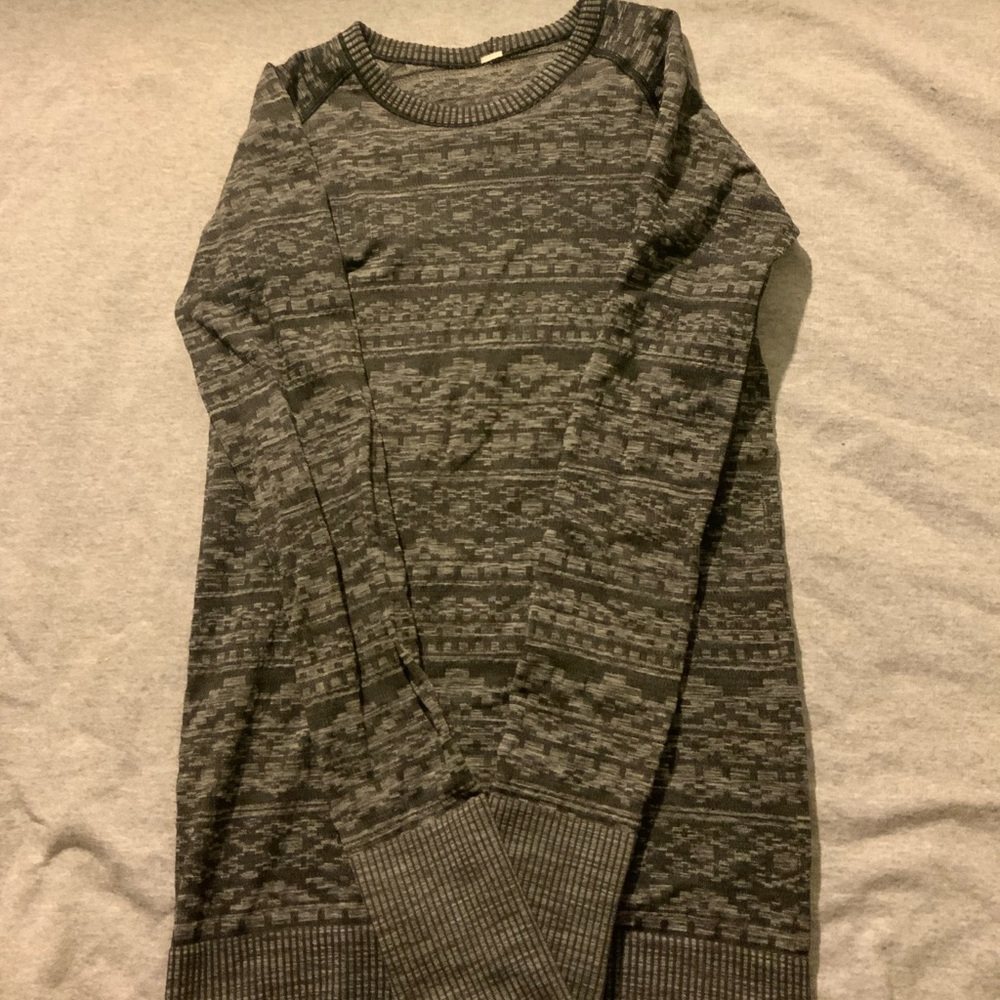 Lululemon long sleeve shirt-size 4